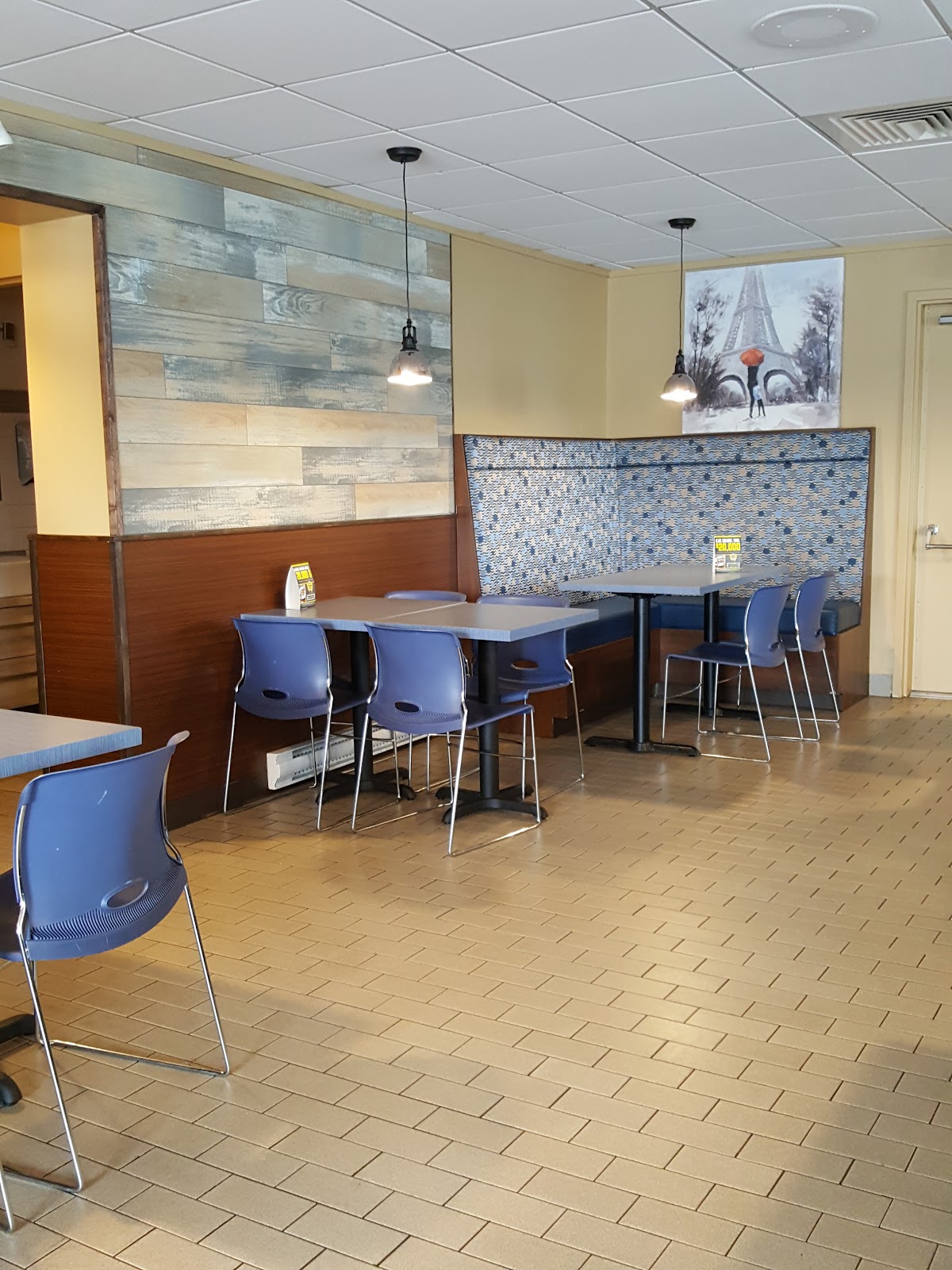 Photo of Rôtisseries Fusée - 936 Bd Ducharme, La Tuque, QC G9X 2C2